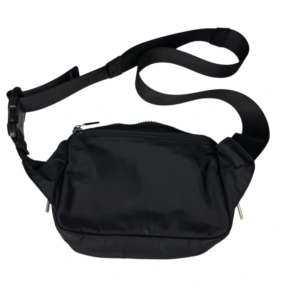 Lululemon Everywhere Belt Bag Black 1L Women’s OS - Picture 2 of 12